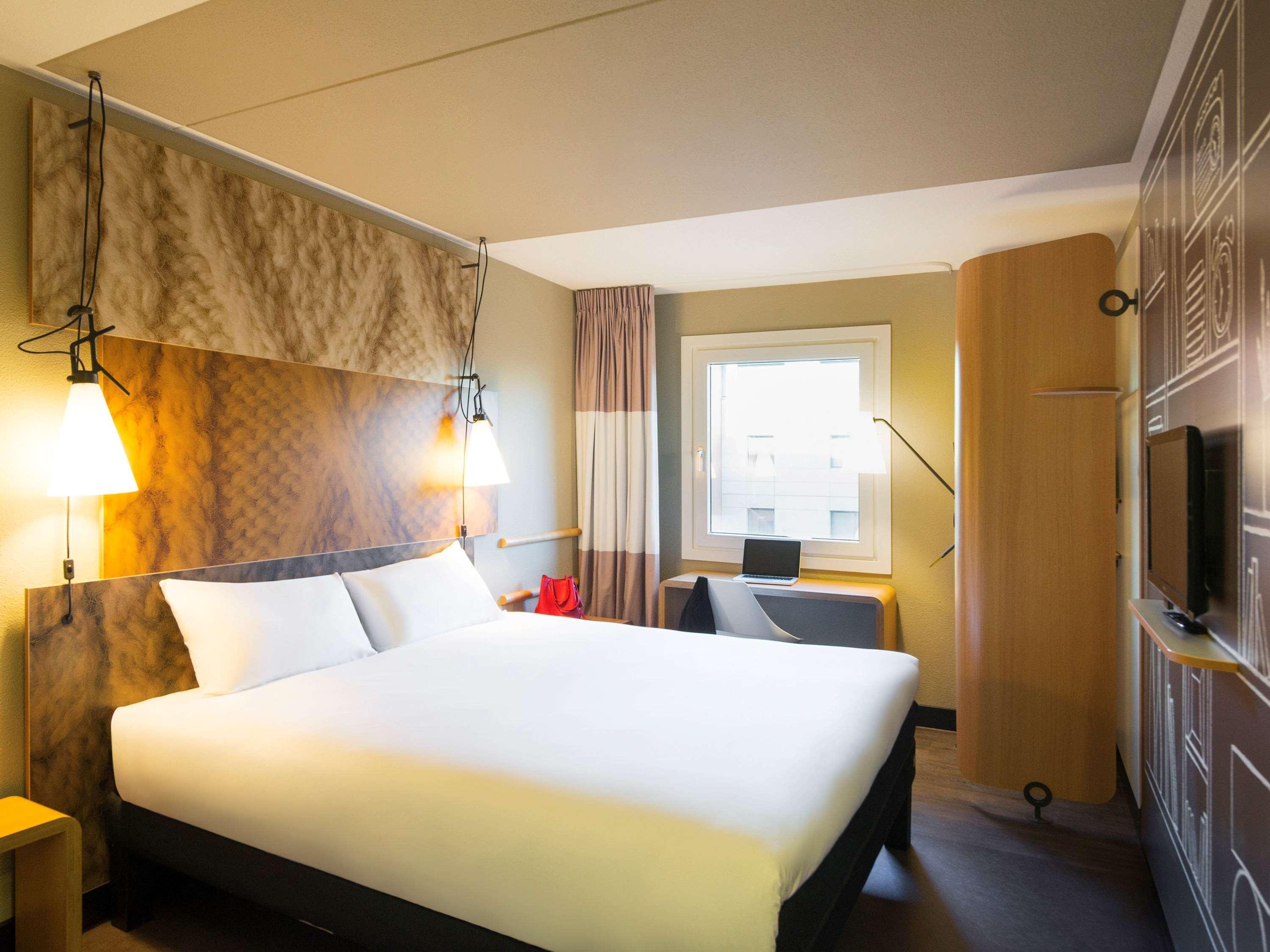 ホテル イビス アムステルダム シティ ストープラ エクステリア 写真